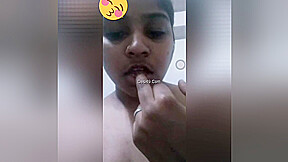 Desi Mallu Girl Showing Her Boobs And Pussy Fingering On Video Call