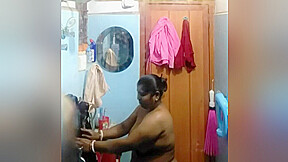 Exclusive- Big Boob Desi Bhabhi Bathing Video Record By