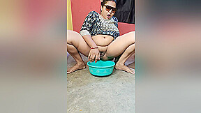 Gorgeous Indian Young Mother Pissing Herself On The Green Pot