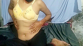 Lahori Beautiful Horny Girl Showing Her Beautiful Boobs