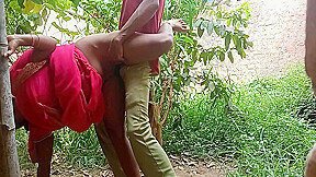 Outdoor Hard-core Indian Bhabhi Gets Fucked By Her Boyfriend Sex Video
