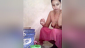 Today Exclusive- Bihari Bhabhi Record Her Bathing Video For Lover 3