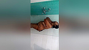 Today Exclusive-desi Wife Bathing