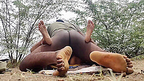 Village Outdoor – Desi Aunty Outdoor Village Sex