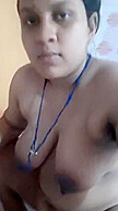 Fully Nude Matured Fingering Yoni – Indian Lady