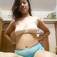 Indian Aunty, Desi Aunty And Desi Bhabi – Indian Bhabi Orgasm In Front Of Camera